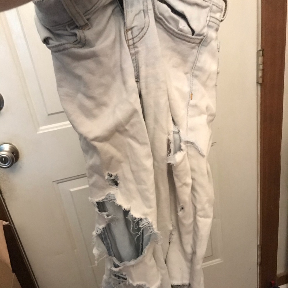 distressed skinny jeans